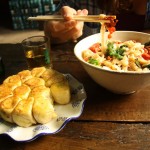 mhhh yammie: fried dumplins (frittierte Maultaschen) und Nudeln mit Tomaten und Ei