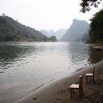 der Li-Fluss, an dem untertags tausende von großen Schiffen die Touristen nach Yangshuo bringen