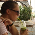 Rina mit Avocado-Shake