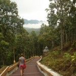 300 Stufen führen hinauf zum Tempel bzw. wieder hinab nach Mae Hong Son